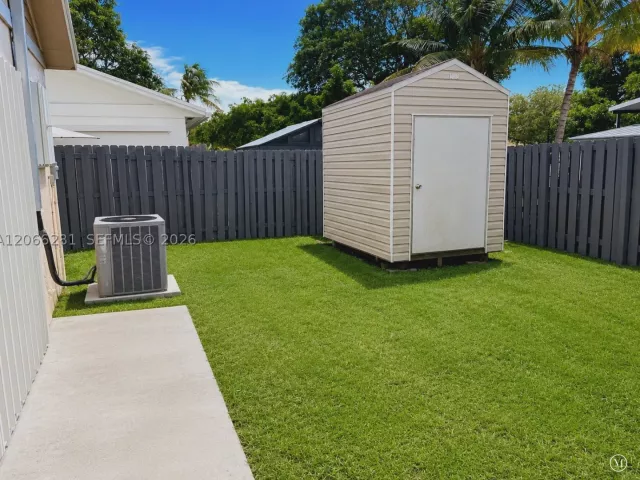 3-bedroom home for sale in Miami - 12706 SW 145th St - MondialRealty