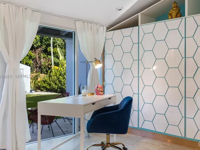 3-bedroom home for sale in Biscayne Park - 11403 NE 8th Ave - MondialRealty