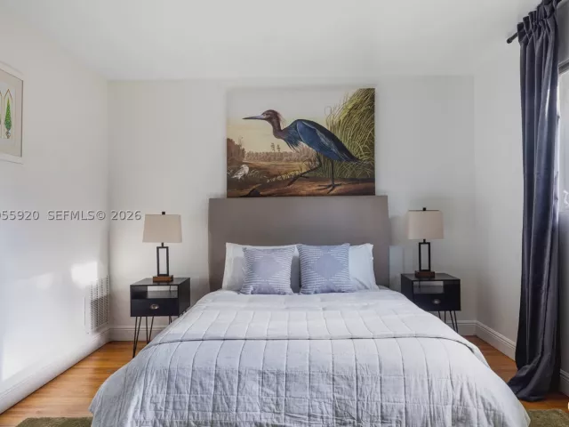 3-bedroom home for sale in Biscayne Park - 11403 NE 8th Ave - MondialRealty