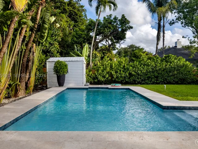 3-bedroom home for sale in Biscayne Park - 11403 NE 8th Ave - MondialRealty