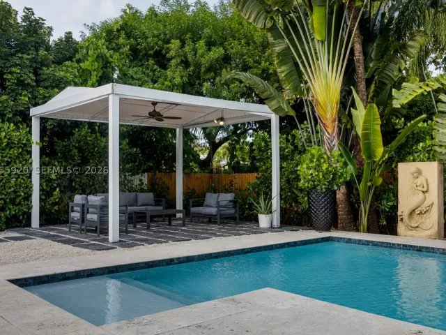 3-bedroom home for sale in Biscayne Park - 11403 NE 8th Ave - MondialRealty