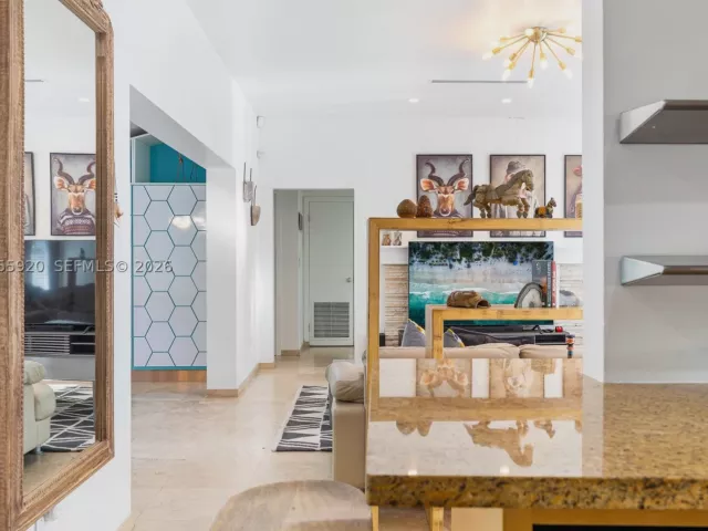 3-bedroom home for sale in Biscayne Park - 11403 NE 8th Ave - MondialRealty