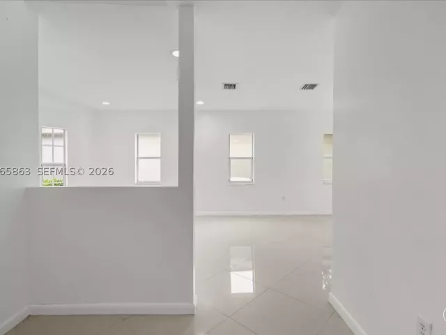 3-bedroom home for sale in Homestead - 1720 NE 35 Avenue - MondialRealty