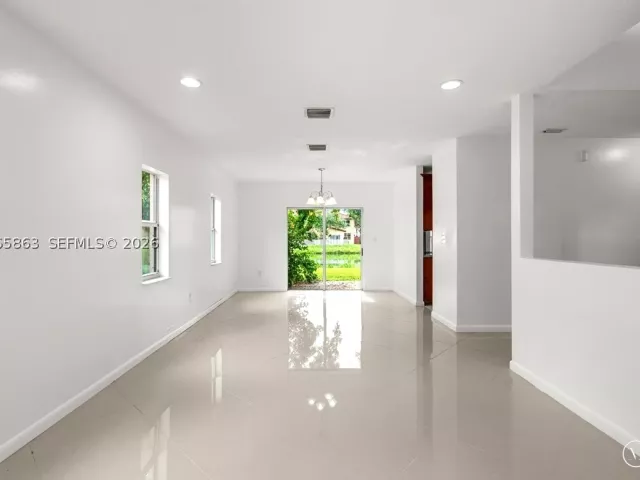 3-bedroom home for sale in Homestead - 1720 NE 35 Avenue - MondialRealty