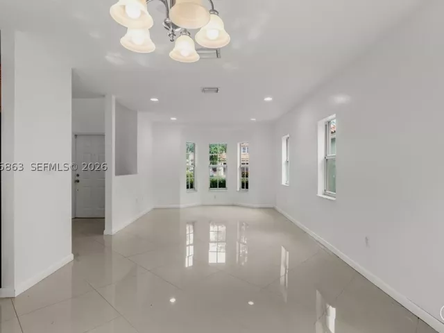 3-bedroom home for sale in Homestead - 1720 NE 35 Avenue - MondialRealty