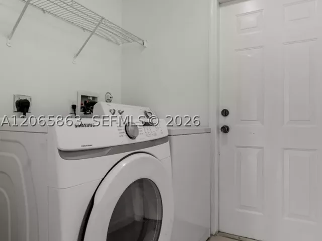 3-bedroom home for sale in Homestead - 1720 NE 35 Avenue - MondialRealty