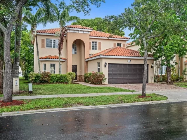 3-bedroom home for sale in Homestead - 1720 NE 35 Avenue - MondialRealty