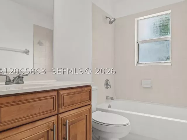 3-bedroom home for sale in Homestead - 1720 NE 35 Avenue - MondialRealty