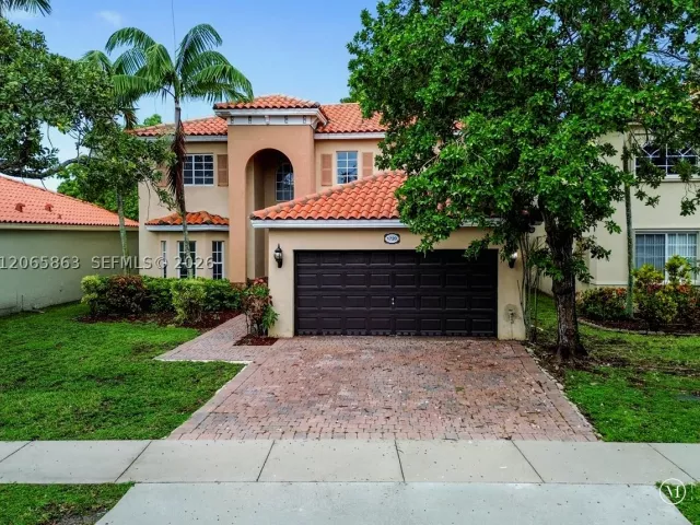 3-bedroom home for sale in Homestead - 1720 NE 35 Avenue - MondialRealty