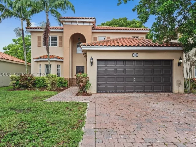 3-bedroom home for sale in Homestead - 1720 NE 35 Avenue - MondialRealty