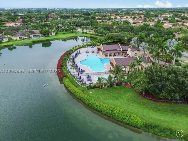 3-bedroom home for sale in Homestead - 1720 NE 35 Avenue - MondialRealty