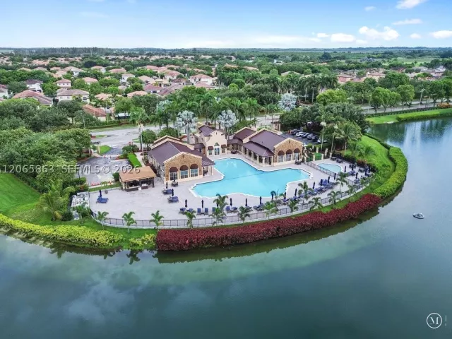 3-bedroom home for sale in Homestead - 1720 NE 35 Avenue - MondialRealty
