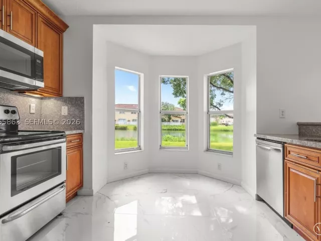 3-bedroom home for sale in Homestead - 1720 NE 35 Avenue - MondialRealty