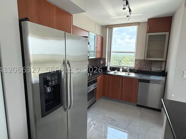 2-bedroom condo for sale in Fort Lauderdale - 610 W Las Olas Blvd 913N - MondialRealty