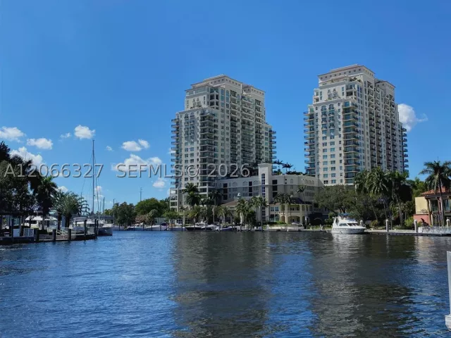 2-bedroom condo for sale in Fort Lauderdale - 610 W Las Olas Blvd 913N - MondialRealty
