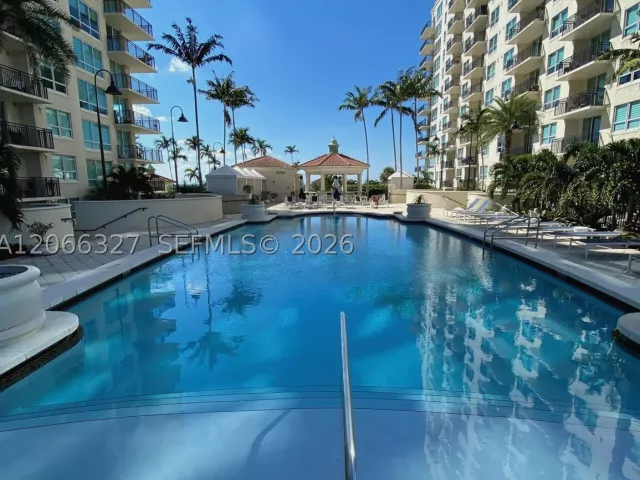 2-bedroom condo for sale in Fort Lauderdale - 610 W Las Olas Blvd 913N - MondialRealty