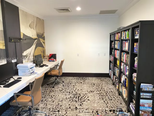 2-bedroom condo for sale in Fort Lauderdale - 610 W Las Olas Blvd 913N - MondialRealty