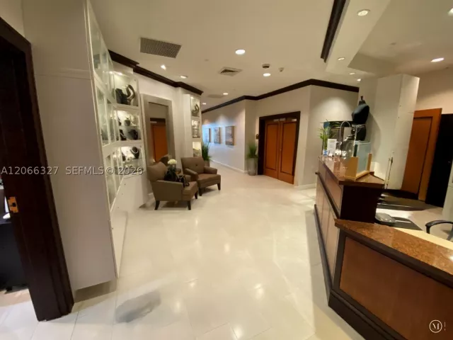 2-bedroom condo for sale in Fort Lauderdale - 610 W Las Olas Blvd 913N - MondialRealty