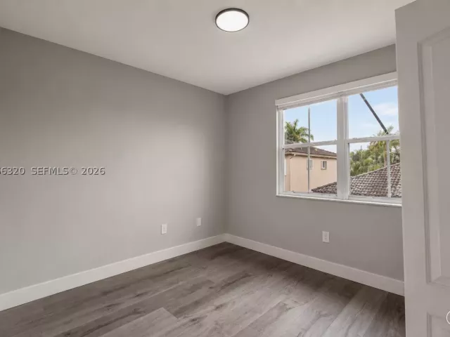 5-bedroom home for rent in Miami - 16354 SW 48th Ter - MondialRealty