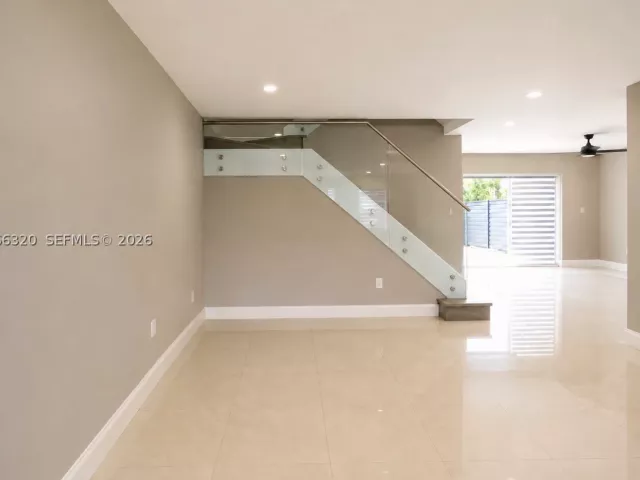 5-bedroom home for rent in Miami - 16354 SW 48th Ter - MondialRealty