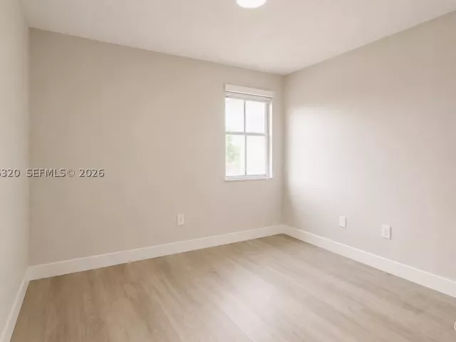 5-bedroom home for rent in Miami - 16354 SW 48th Ter - MondialRealty