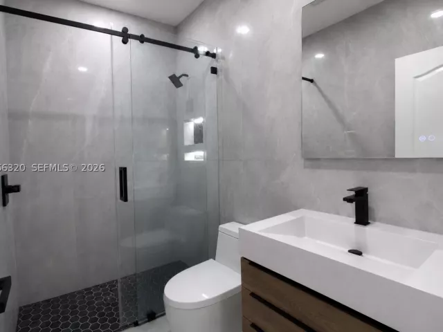 5-bedroom home for rent in Miami - 16354 SW 48th Ter - MondialRealty