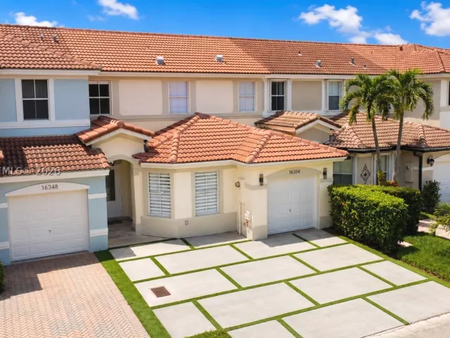 5-bedroom home for rent in Miami - 16354 SW 48th Ter - MondialRealty