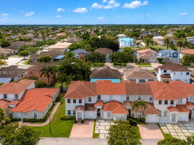 5-bedroom home for rent in Miami - 16354 SW 48th Ter - MondialRealty