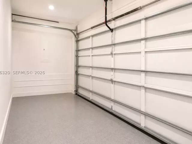 5-bedroom home for rent in Miami - 16354 SW 48th Ter - MondialRealty