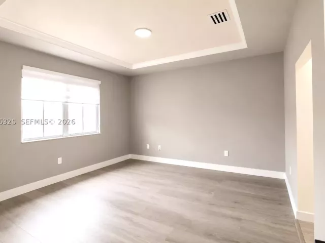 5-bedroom home for rent in Miami - 16354 SW 48th Ter - MondialRealty