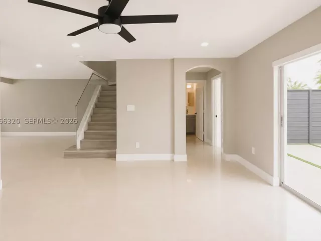 5-bedroom home for rent in Miami - 16354 SW 48th Ter - MondialRealty
