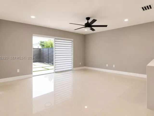 5-bedroom home for rent in Miami - 16354 SW 48th Ter - MondialRealty