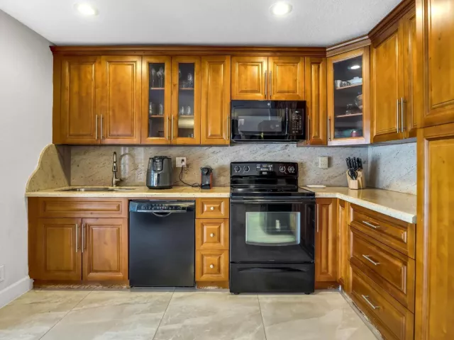 4-bedroom home for sale in Boca Raton - 19626 Sea Pines Way - MondialRealty
