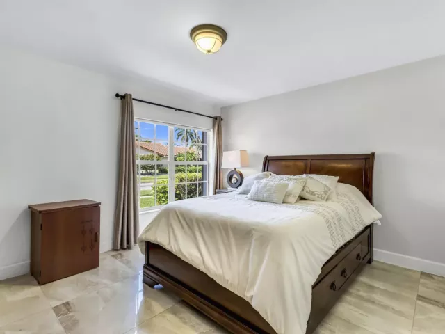 4-bedroom home for sale in Boca Raton - 19626 Sea Pines Way - MondialRealty