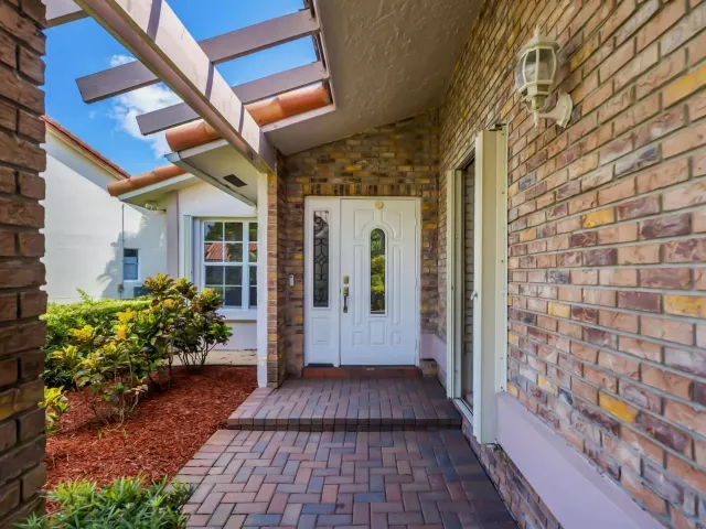 4-bedroom home for sale in Boca Raton - 19626 Sea Pines Way - MondialRealty