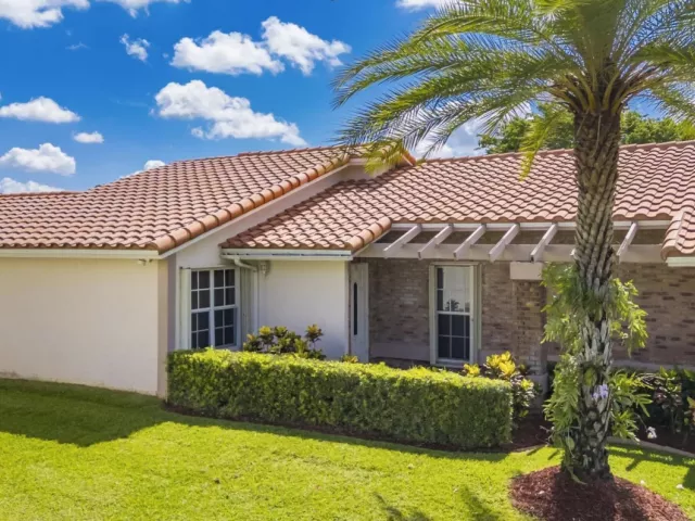 4-bedroom home for sale in Boca Raton - 19626 Sea Pines Way - MondialRealty