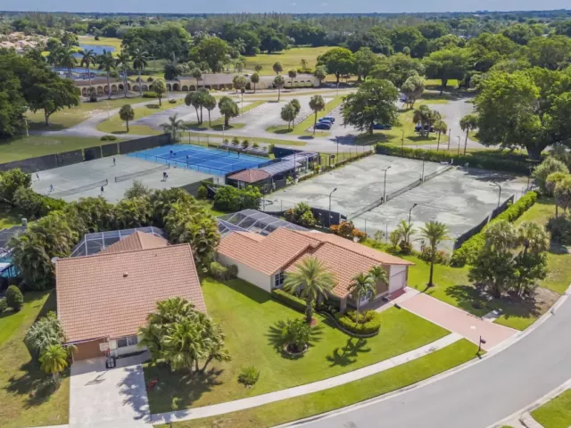 4-bedroom home for sale in Boca Raton - 19626 Sea Pines Way - MondialRealty