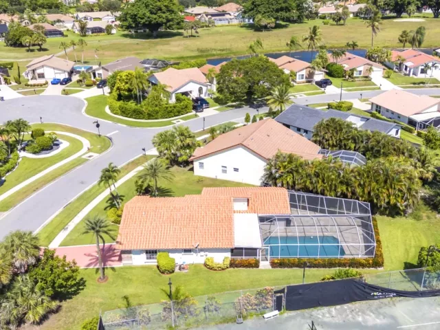 4-bedroom home for sale in Boca Raton - 19626 Sea Pines Way - MondialRealty