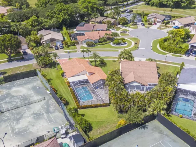 4-bedroom home for sale in Boca Raton - 19626 Sea Pines Way - MondialRealty