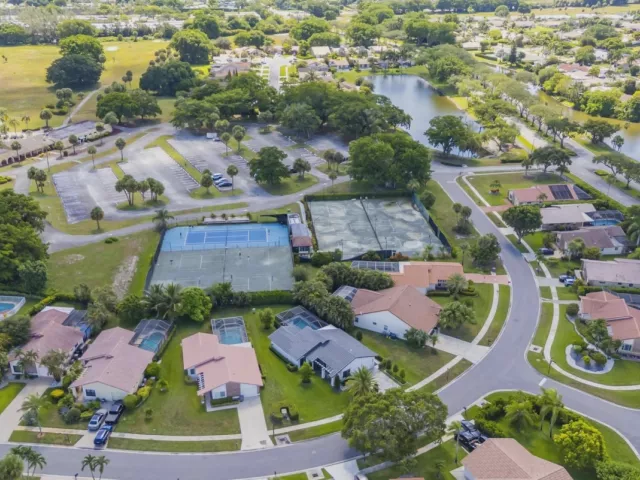 4-bedroom home for sale in Boca Raton - 19626 Sea Pines Way - MondialRealty