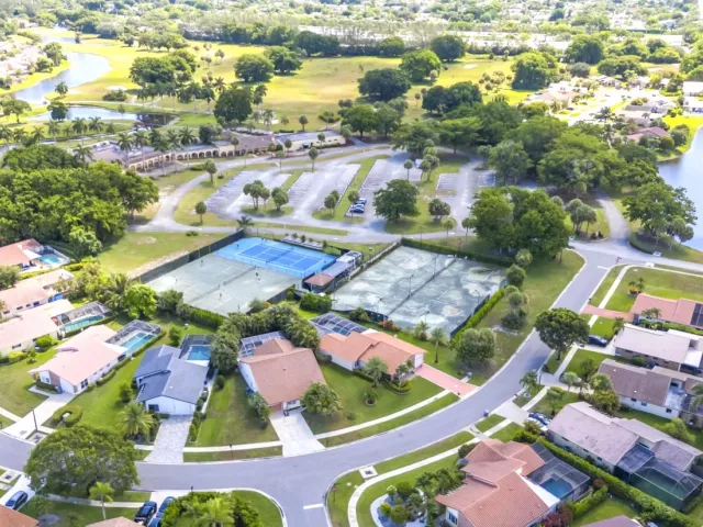 4-bedroom home for sale in Boca Raton - 19626 Sea Pines Way - MondialRealty