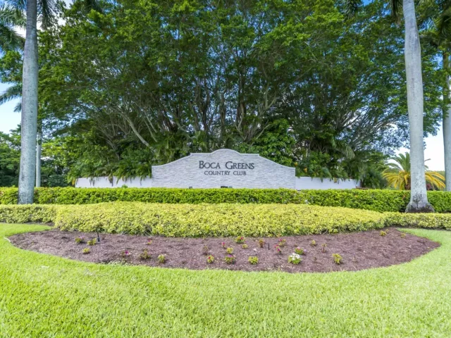 4-bedroom home for sale in Boca Raton - 19626 Sea Pines Way - MondialRealty