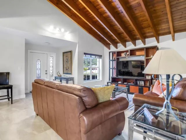 4-bedroom home for sale in Boca Raton - 19626 Sea Pines Way - MondialRealty