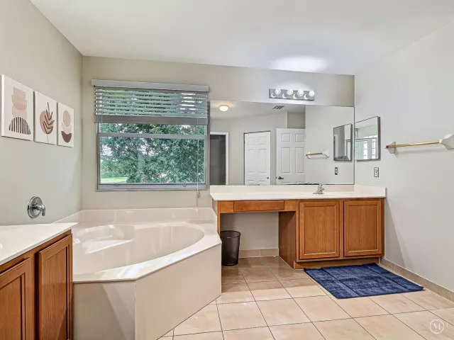 4-bedroom home for sale in West Palm Beach - 6427 Adriatic Way - MondialRealty