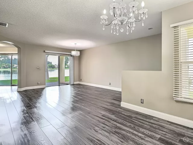 4-bedroom home for sale in West Palm Beach - 6427 Adriatic Way - MondialRealty