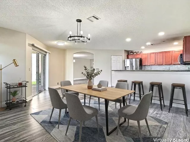 4-bedroom home for sale in West Palm Beach - 6427 Adriatic Way - MondialRealty
