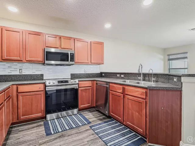 4-bedroom home for sale in West Palm Beach - 6427 Adriatic Way - MondialRealty