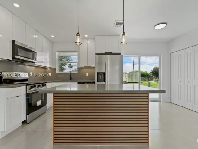 3-bedroom home for sale in Homestead - 1500 NW 11th St - MondialRealty