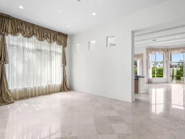 4-bedroom home for sale in Delray Beach - 7700 Bella Verde Way - MondialRealty