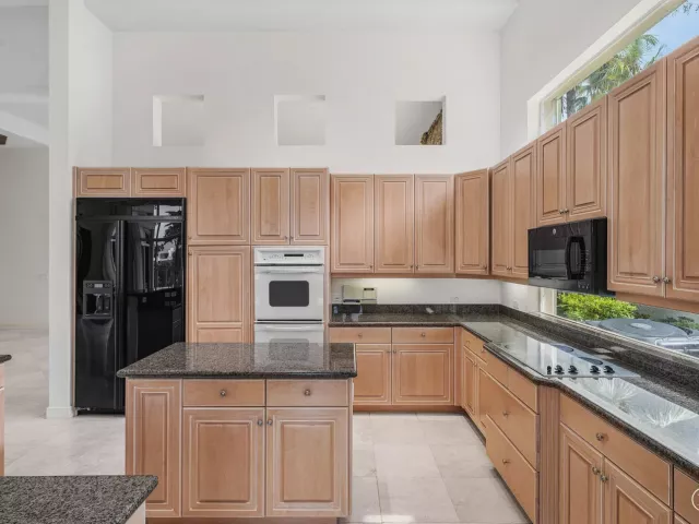 4-bedroom home for sale in Delray Beach - 7700 Bella Verde Way - MondialRealty